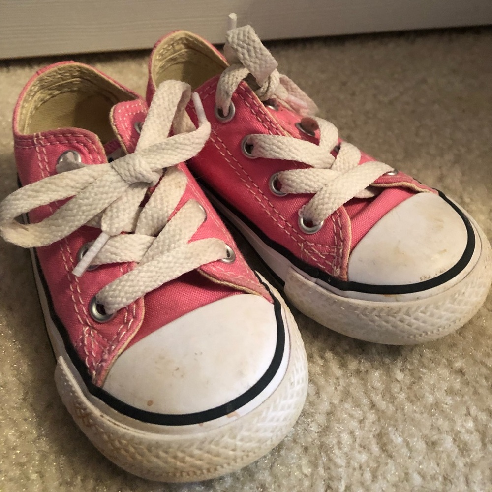 Pink converse